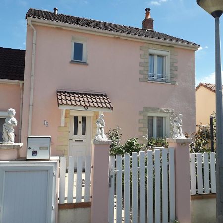 La Maison Rose 2 Chambres Avec Lit Pour 2 Personnes Et 2 Salles De Bains Nevers Eksteriør bilde